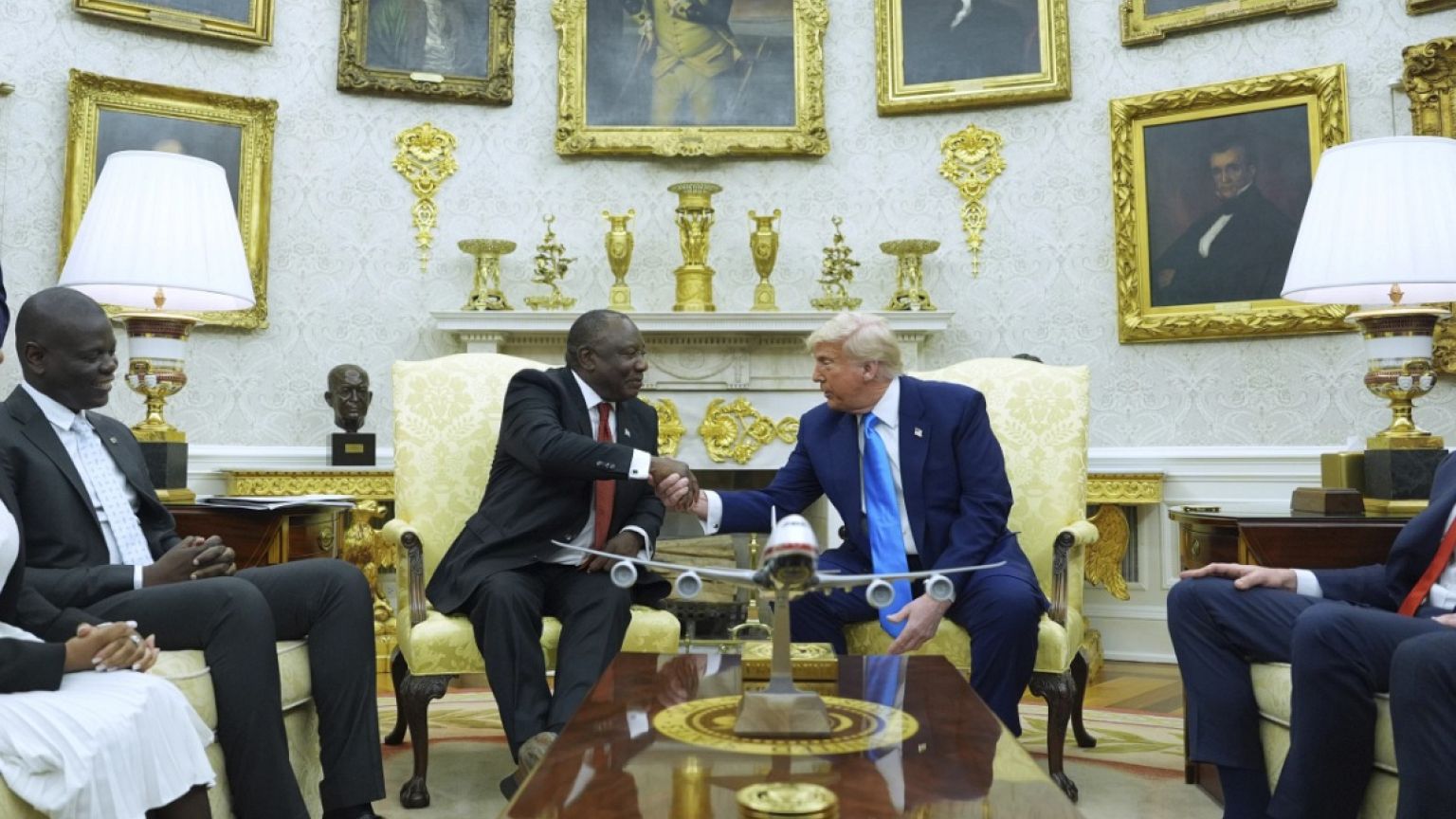 Le président américain Donald Trump avec son homologue sud-africain Cyril Ramaphosa. 
